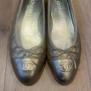 CHANEL Authentic Classic Gold Lambskin Leather CC Ballet Flats Size 38.5